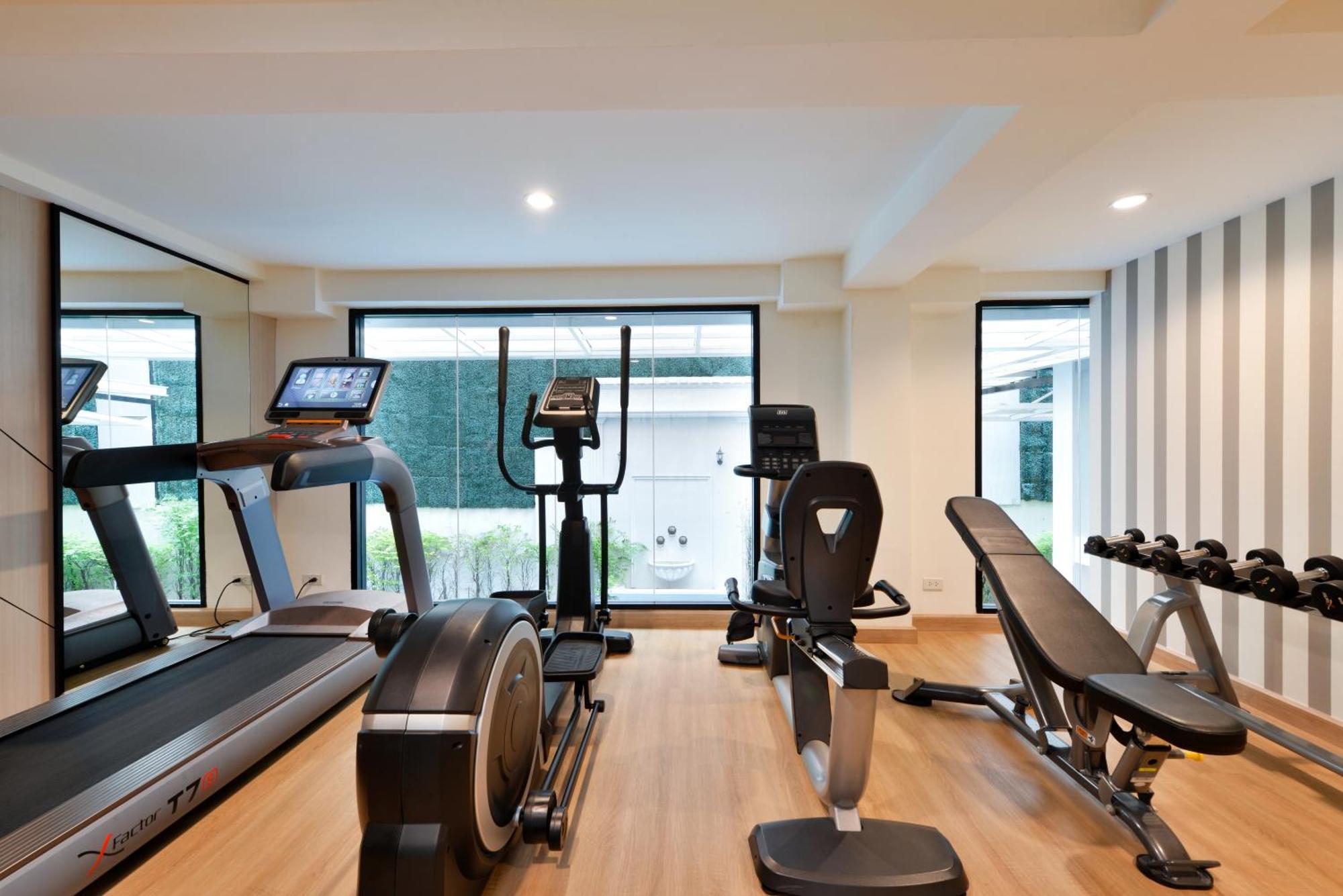 普拉纳科恩别墅酒店–罗莱夏朵 曼谷 外观 照片 The gym at the hotel